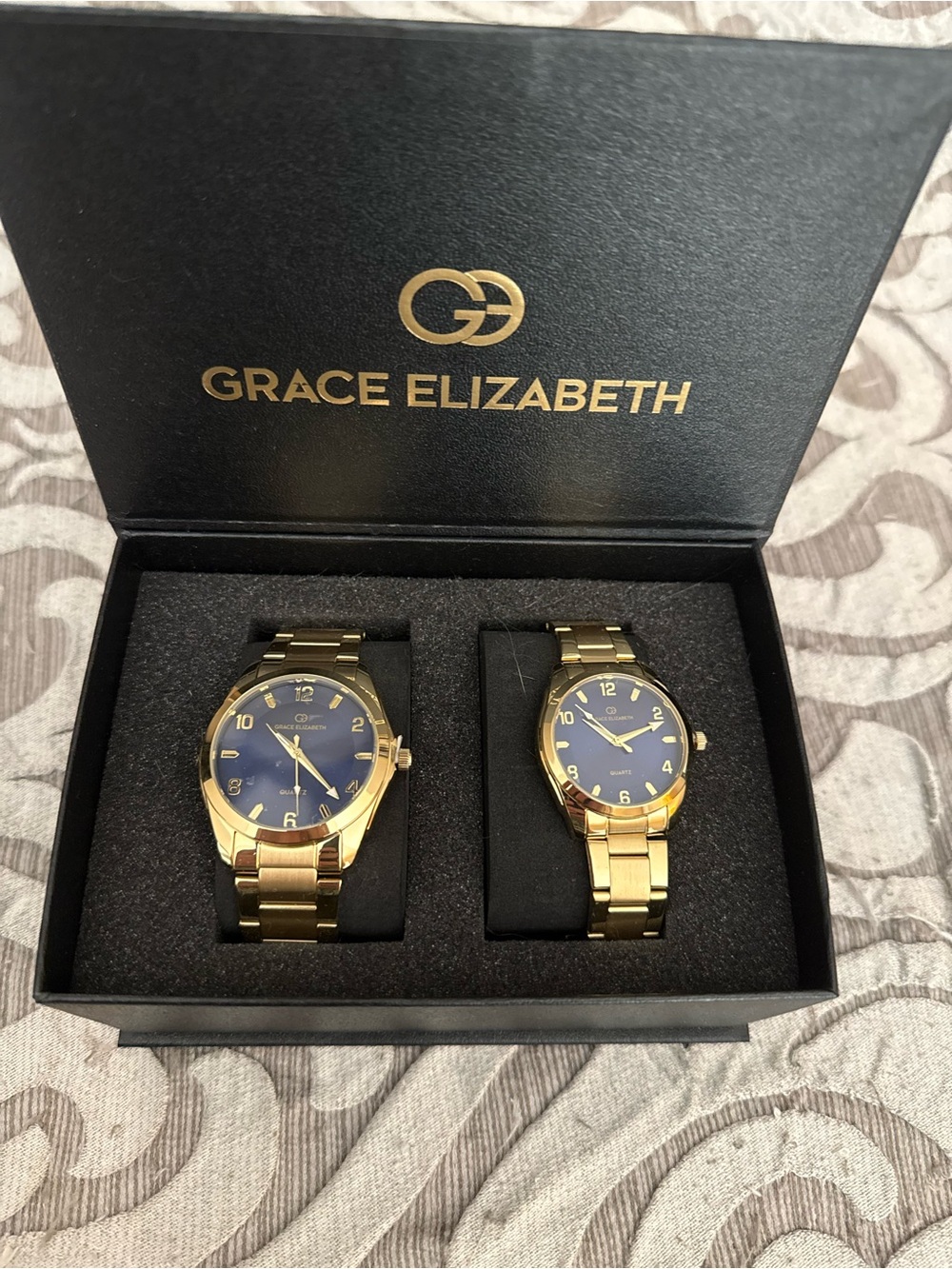 Gold-Tone Men's& women’s Watch with Blue Dial
